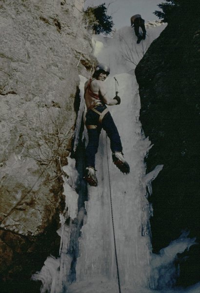 Jim Detterline at Buttonrock ice in warm temperatures in 1997.<br>
<br>
Added here with permission from Jim.