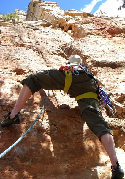 Clipping the first bolt on "Le Petit Verdon".