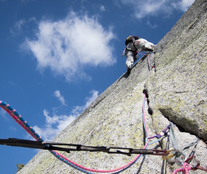 Start of P4 crack, a nice knobby crack.