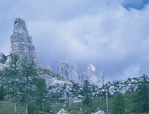 Smaller towers of the Cinque Torri; Left to Right: Torre Seconda (E.Face of Torre Lusy nearest camera), a small bump of Torre Latina, Torre Quarta Alta, Torre Quarta Bassa, and finally Torre Inglesi.