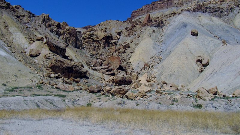 The first cluster of boulders, if approaching from the main parking area, in the Mordor Area.