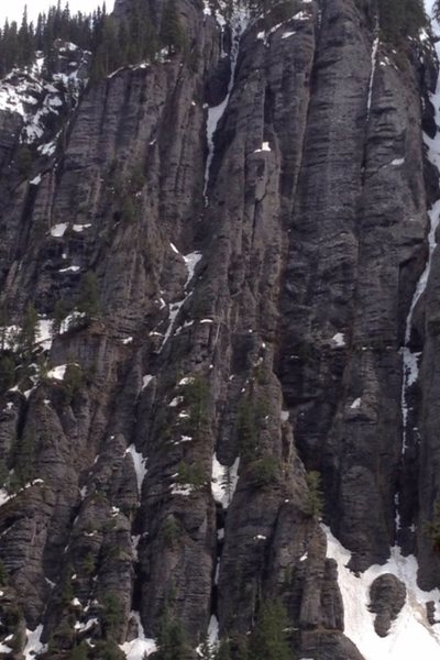 Early May after melt thaw cycle:<br>
<br>
Top of third pitch has snice. Fourth pitch has snice. Start of 5th pitch is dry. The upper crux, which is on 6th pitch has snice.  Pitches 6, 7, and 8 have snice.<br>
<br>
Several anchors are proably buried, as well as the first step in first pitch.