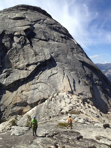 Amy and Maria saunter up to the start of the Southeast Face of Mount Starr King.