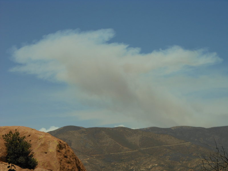 A huge column of smoke from the Powerhouse fire, NW of Texas Canyon, Sunday,<br>
June 2, 2013.