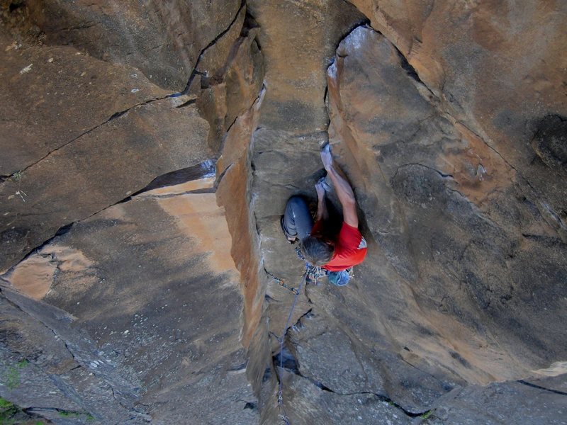 FA of Rapture. Beautiful twin crack section before the roof.