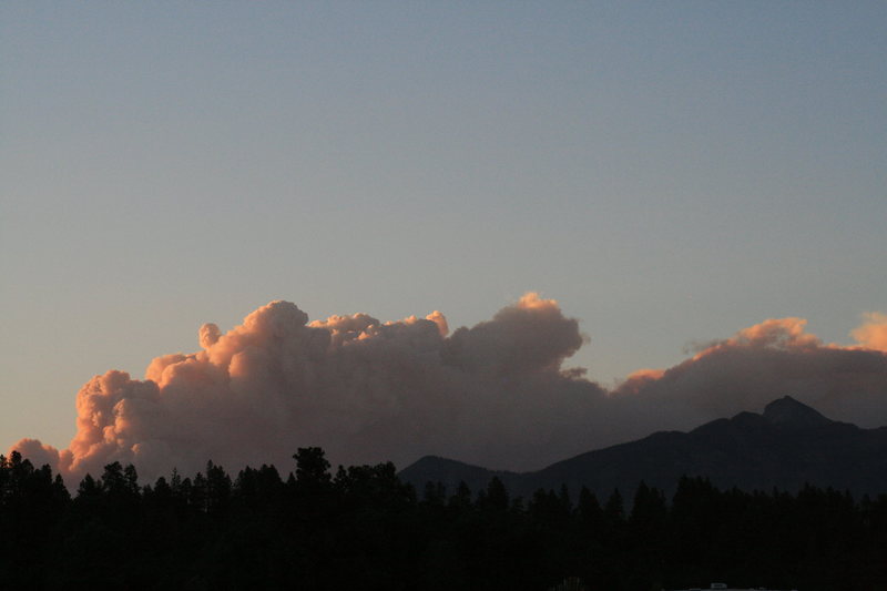 Fire to the NW. Pagosa Peak to the right.