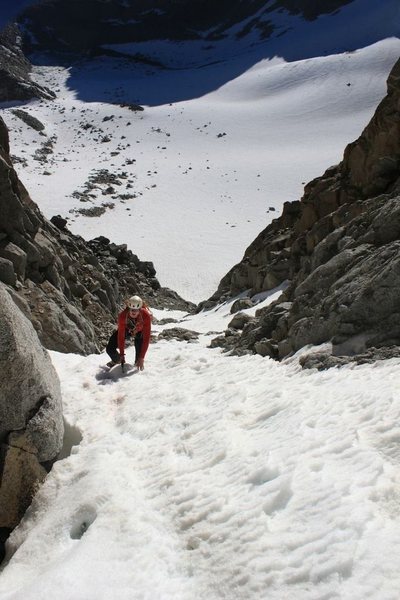 Working our way up underhill, great snow for our set up of one tool and one crampon each, at the chock stone go far right 