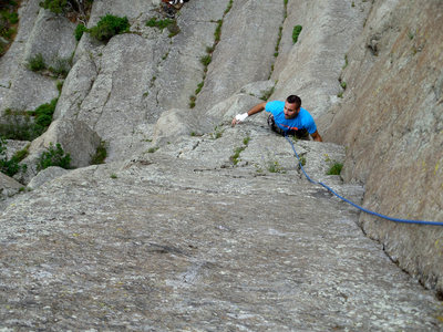 A good combo of crack and face holds make this climb pretty enjoyable.