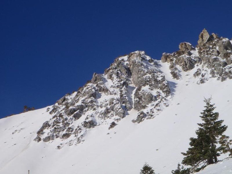 Route goes straight up the middle of that buttress.