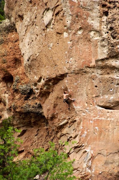 Moving through the low crux section.