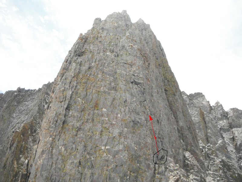 Dark Star Pitch 10 and 11 start here. Nice belay seat with back rest mark the beginning. We read that many parties had not found the described 5.8 Perfect Hands to 10a Roof. The way we went looked like the hand drawn topo.  But the ratings were more like 10a to 10b.  100'/pitch.  We were going to combine those two but the "easy" pitch caught us off guard.  :)