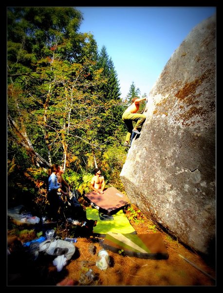 Kangaroo Arete<br>
Begin around the corner on large holds and move up the arete on desperate holds.