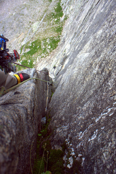 Flaring layback corner on the third pitch