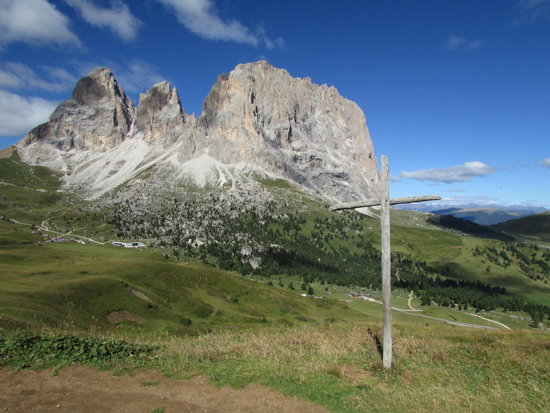 Langkofel Group, with Fuenffingerspitze in center.