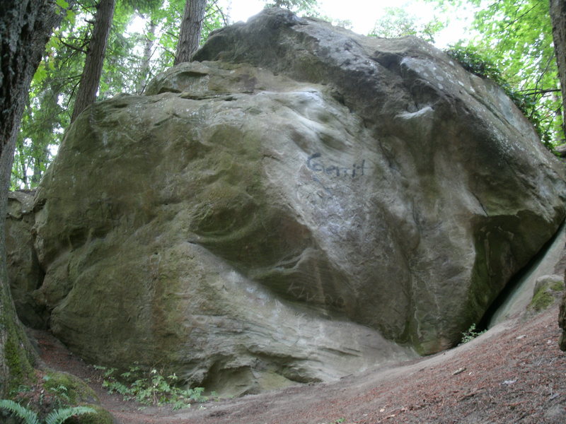 Boulder Lip Traverse starts in the crack, dynoing up and left to the chalked hold. Enjoy!