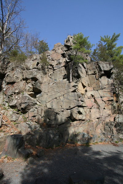 Broad view of Tourist Rocks
