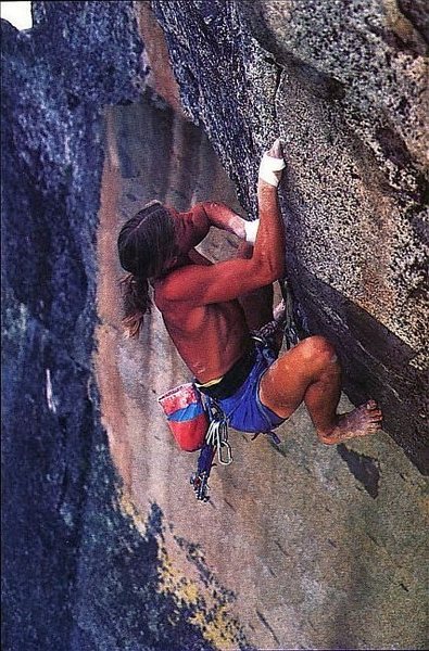 Skip Guerin barefoot on the Alien Roof (5.12b), Yosemite Valley<br>
<br>
Photo by Steve Morris