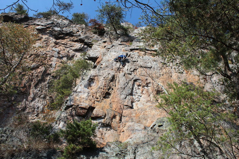 Red Wall<br>
<br>
SeamStress(5.8)trad<br>
<br>
Crowders Mountain State Park, North Carolina