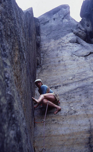 Barber climbing barefoot 