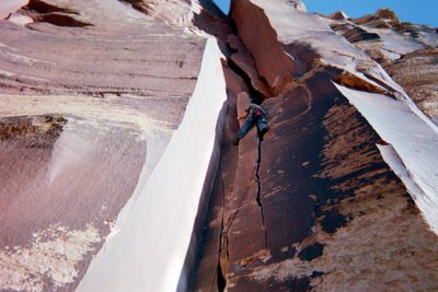 Jonah wilkey leading twin cracks