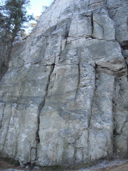 Base of Jim's Wall. The most popular formation at Pond Bank hands down.