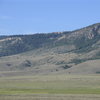 The limestone rim that occurs where the escarpment changes directions from north facing to east facing.