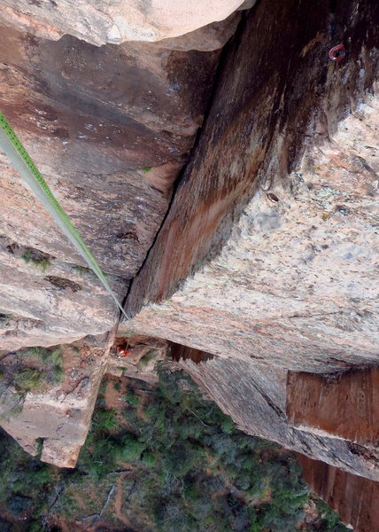 Looking down P2 of Lap Dance. Roof above changing corners. <br>
<br>
Photo: Corey Gargano