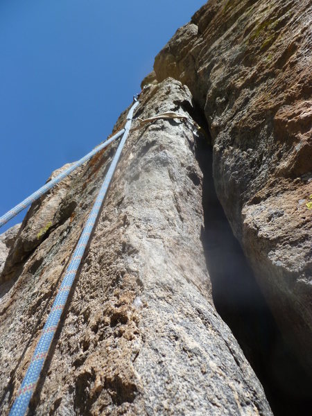 A close view of the crack.
