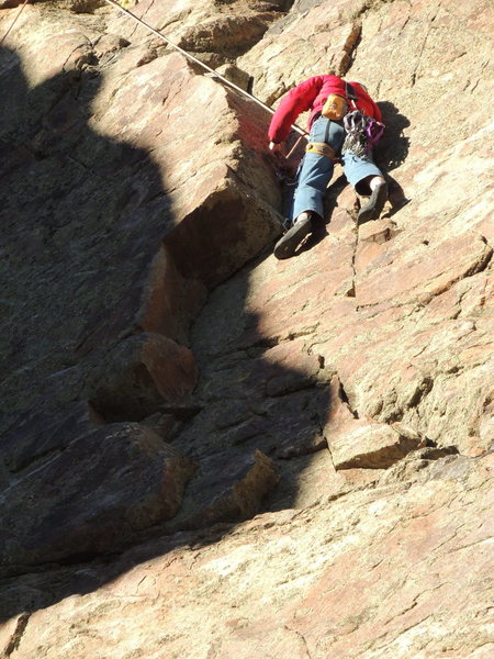 Gman cleaning my lead in the 1st shallow dihedral on Five Finger Discount