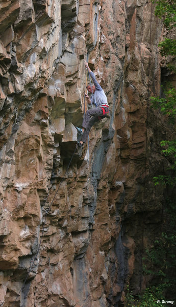 Early morning warm-up, Fully Automatic (5.12c).