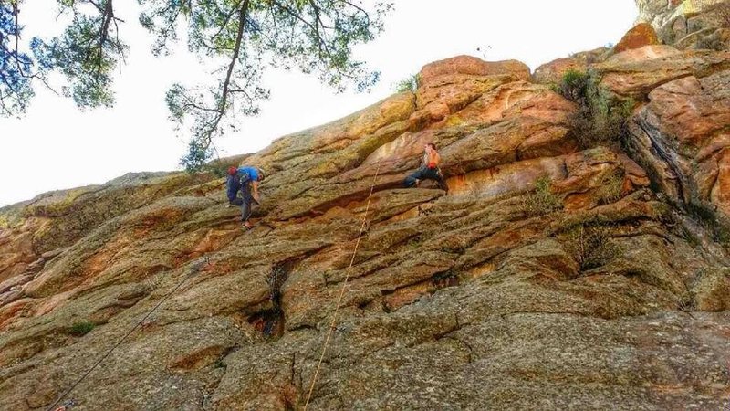 A "short" hike to The Arena. Hitting Pax (left), and Juno (right). <br>
<br>
Juno's crux comes just above where the right climber is currently resting.