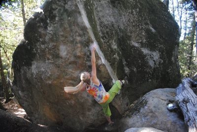 Courtney Ceran starts the Nature Nazi Arete V7, Nature Nazi Boulders, Sanborn County Park, CA @Verve