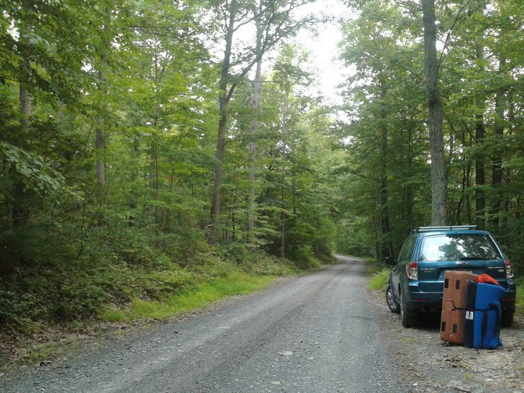 Parking pull off. The boulders are to the left and down the ridge side.