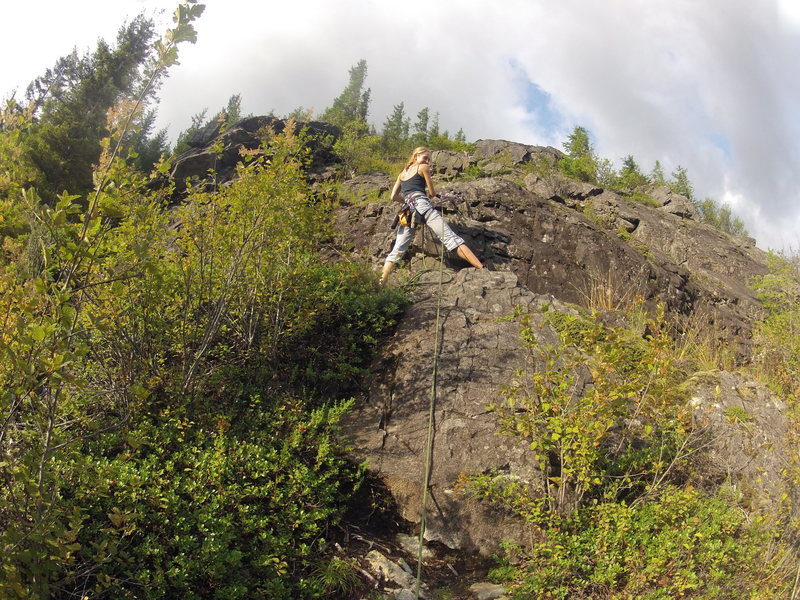 View of the belay ledge at the top of 2nd pitch of ES-2