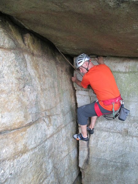 In the starting "cave" you need to make a leftwards traverse with thin feet.