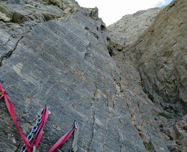 Nearing the top of the sixth pitch. This view is from the top of the fourth pitch (we linked pitches five and six).<br>
<br>
The sixth pitch, although "only" 5.8, is quite serious.