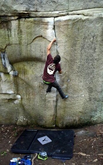 Me on Tristar (V4) at Stonefort AKA: Little Rock City