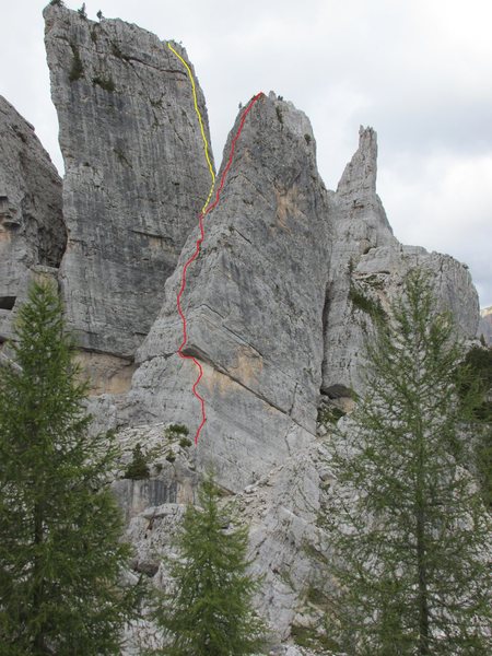 Torre Quarta with routes shown; Yellow is the Normale route on Torre Quarta Alta. and red is Normale Route on Torre Quarta Bassa. 