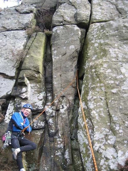 Warming hands before finishing Broken Crack (photo by Phil Ashton)