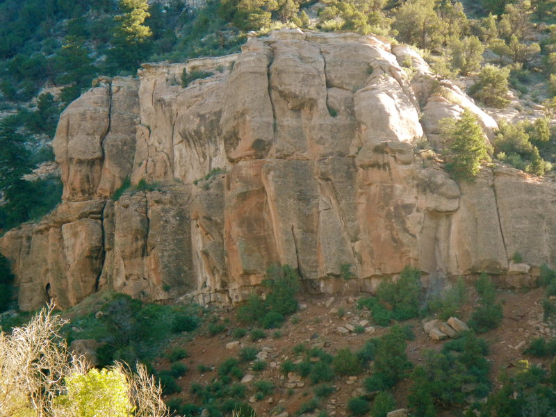 Wolcott Navajo Band - (East).<br>
<br>
There are 7-8 fun climbs that I know of here....