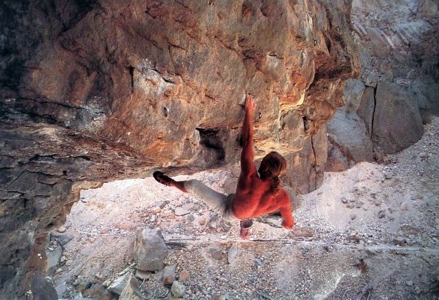 John Bachar defying gravity on Enterprise (5.12b), Owens River Gorge<br>
<br>
Photo by John McDonald 