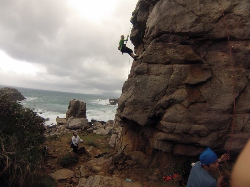 Making new climbing friends at Long Dong Taiwan after dropping in