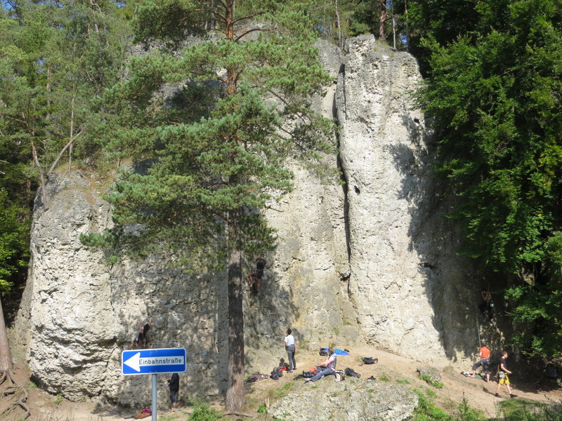 The lady on the left (just above the blue sign) is starting up Eieruhr.  Dont Worry Be Happy is immediately to the right, behind the tree.