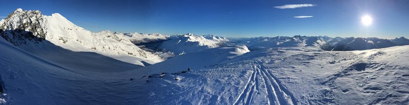 Big mountains and good skiing!