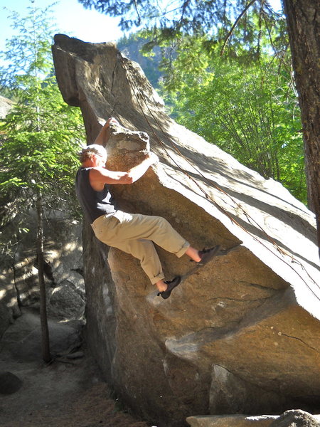 Up the 'Stairway', down the 'Rail'. Fun spring bouldering!