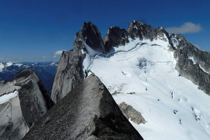 Great exposure on the west ridge of Pigeon Spire