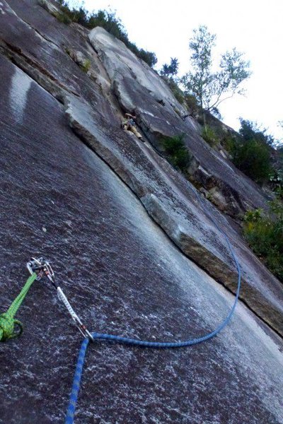 heading into the 10a corner.The rope may suggest a huge run-out, but I back cleaned the slings on trees.