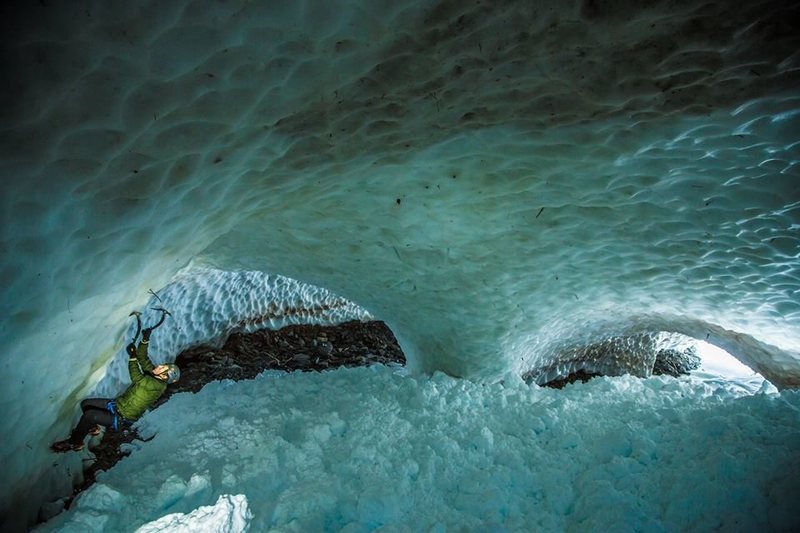 Ice bouldering inside the Damalanche