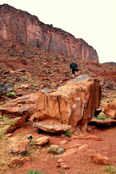 Bouldering near Moab on the Colorado River