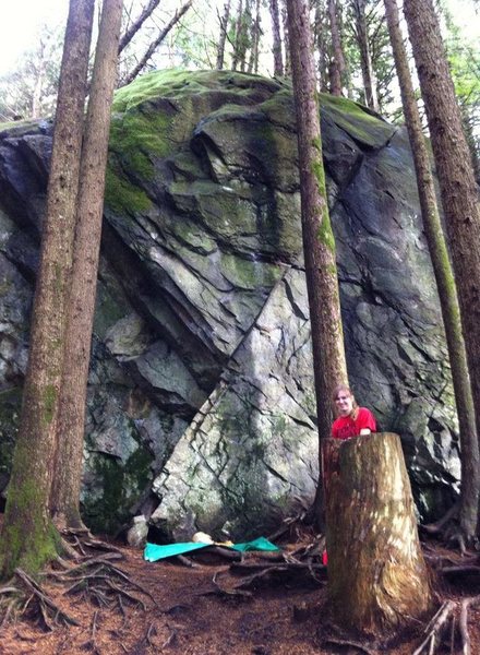 Picture of A Girls Best Friend climb on Gritscone. With top rope setup. 